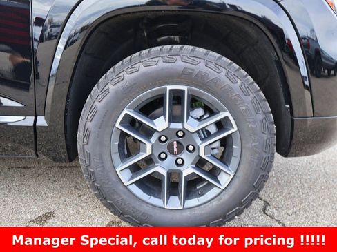 New 2026 GMC Terrain AT4 w/ Convenience Package III image 32