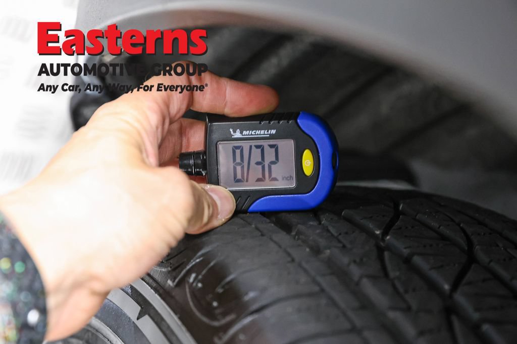 Used 2022 Toyota RAV4 LE AWD/4WD image 28