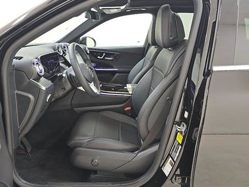 Used 2025 Mercedes-Benz GLC 350e 4MATIC w/ Advanced USB Package image 5