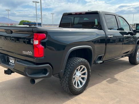 Used 2020 Chevrolet Silverado 2500 High Country w/ Z71 Off-Road Package AWD/4WD image 6