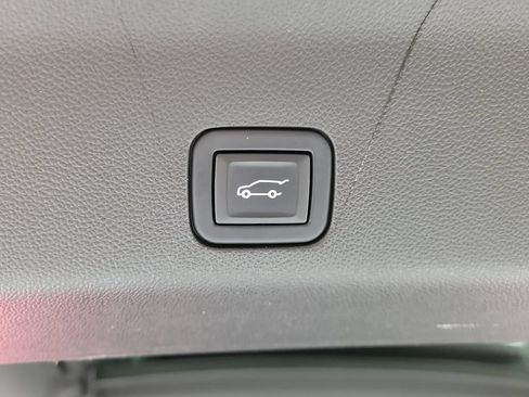 Certified 2022 Cadillac Escalade Sport AWD/4WD image 9