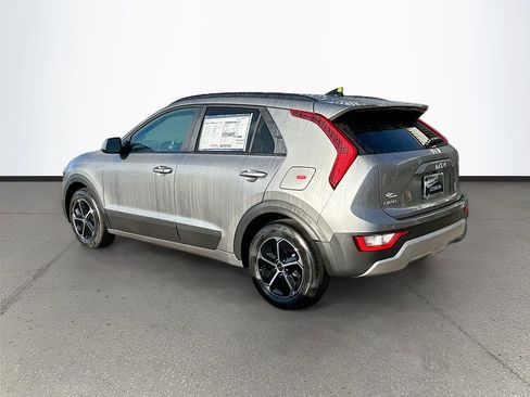 New 2026 Kia Niro EX FWD image 5