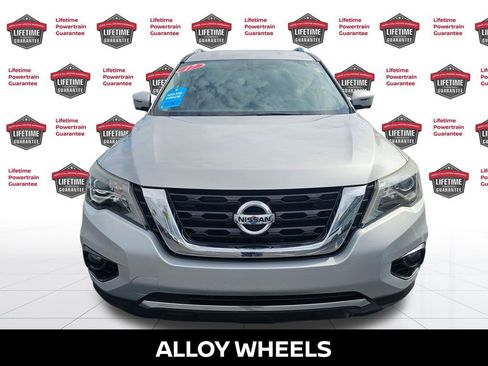 Used 2017 Nissan Pathfinder SL w/ Trailer Tow Package image 5