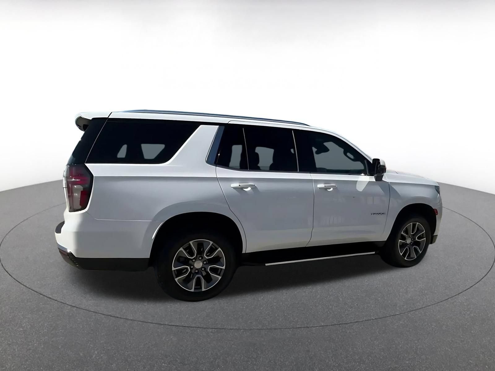 Used 2024 Chevrolet Tahoe LT w/ Luxury Package RWD image 14