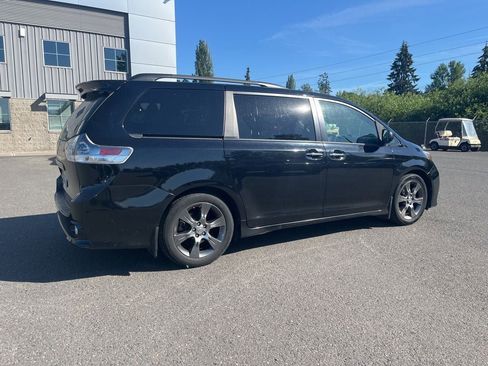 Used 2015 Toyota Sienna SE Premium FWD image 3