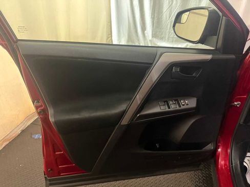 Used 2018 Toyota RAV4 LE w/ All Weather Liner Package image 20