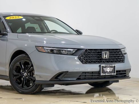 Used 2025 Honda Accord SE image 2