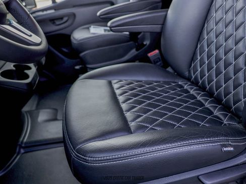 Used 2024 Mercedes-Benz Sprinter 2500 image 26