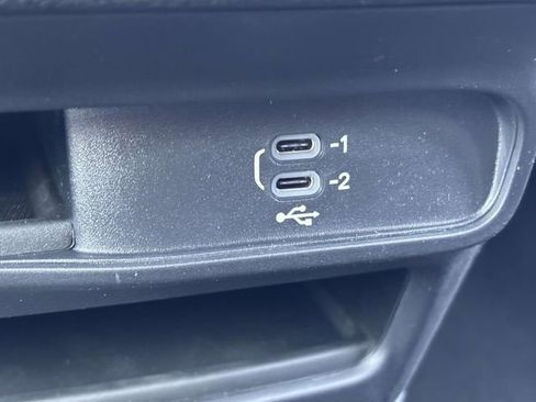 New 2026 Chrysler Pacifica Select image 26