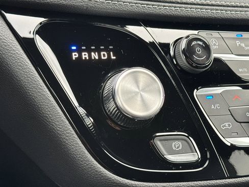 New 2026 Chrysler Pacifica Select image 21