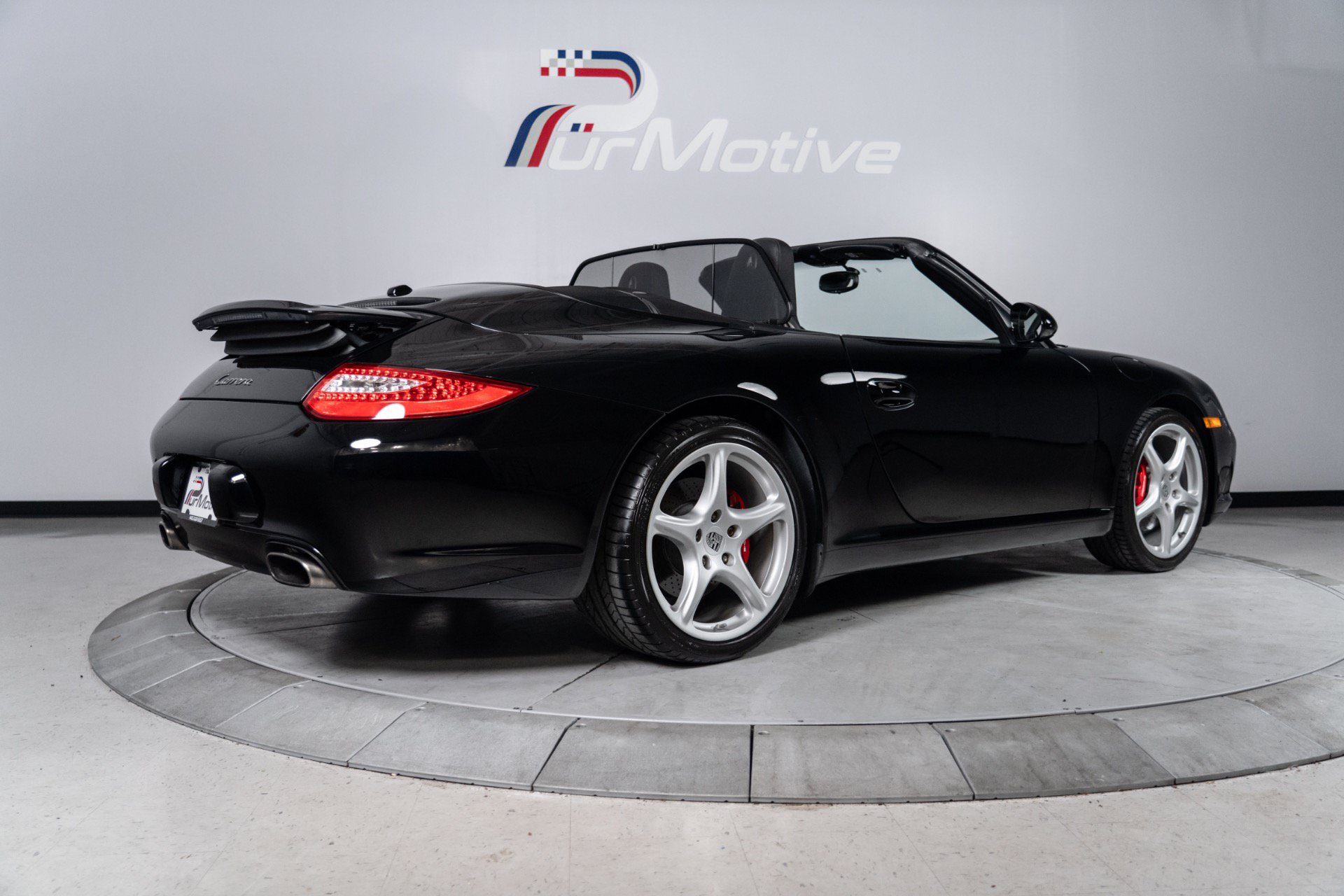 Used 2010 Porsche 911 Cabriolet image 9
