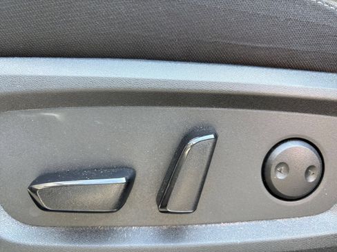 Used 2025 Nissan Pathfinder SV AWD/4WD image 22