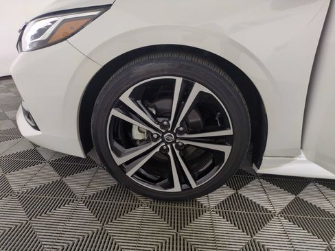 Used 2021 Nissan Sentra SR w/ SR Premium Package FWD image 29