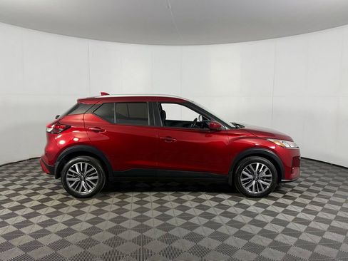 Used 2024 Nissan Kicks SV FWD image 7