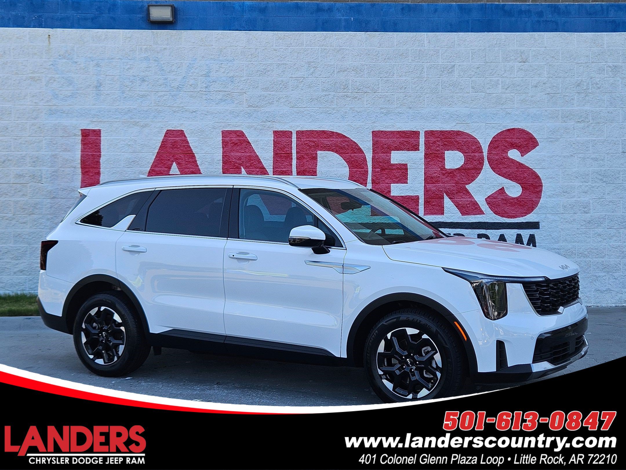 Used 2025 Kia Sorento S FWD image 1