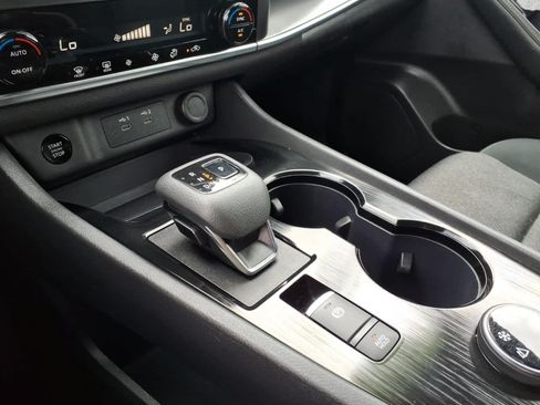 Used 2024 Nissan Rogue SV AWD/4WD image 19