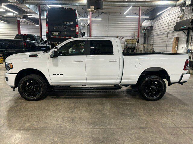 Used 2024 RAM 2500 Big Horn w/ Night Edition AWD/4WD image 38