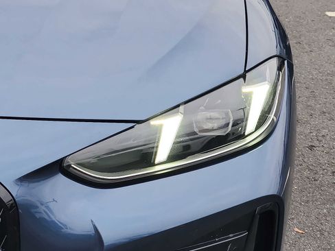 Used 2025 BMW 430i xDrive Coupe w/ M Sport Package image 9