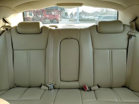 Used 2006 Lincoln Town Car Signature L image 21