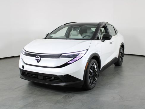 New 2026 Nissan Leaf Platinum+ w/ Cargo Package (Platinum+) image 2