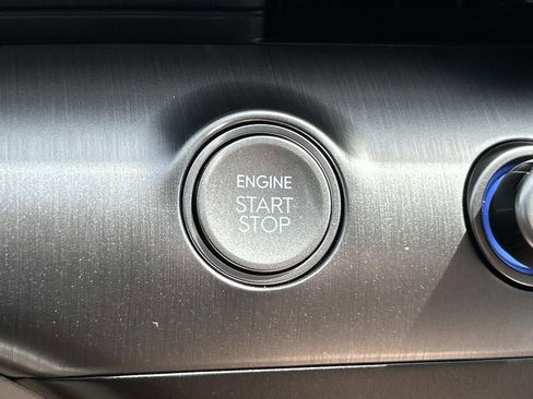 Used 2025 Hyundai Kona SEL image 32