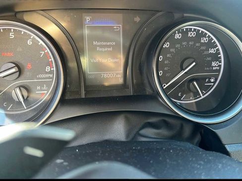 Used 2021 Toyota Camry SE image 4