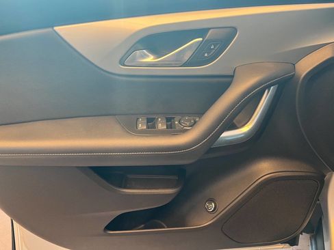 Used 2019 Chevrolet Blazer LT image 9