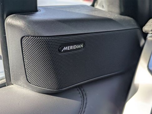 Used 2023 Land Rover Range Rover Long Wheelbase SE image 25