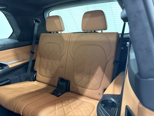 Used 2026 BMW X7 xDrive40i w/ M Sport Package AWD/4WD image 18