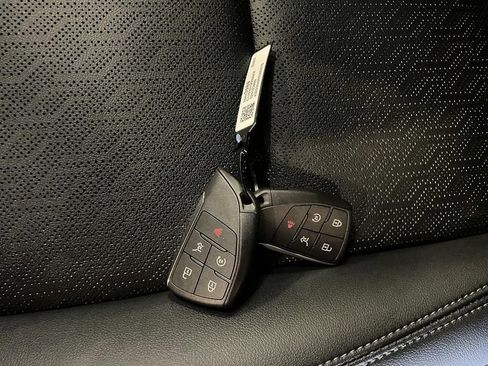 New 2026 Chevrolet Equinox LT w/ Convenience Package II AWD/4WD image 27
