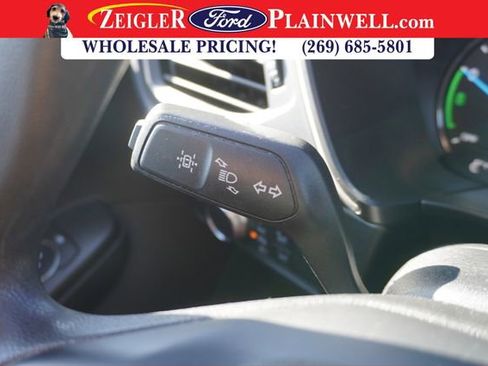 Used 2021 Ford Escape SE image 23