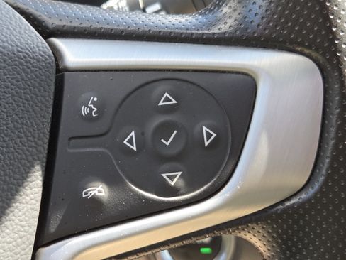 Used 2023 GMC Terrain SLE FWD image 7