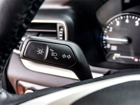 Used 2023 Ford Explorer XLT w/ Equipment Group 202A image 19