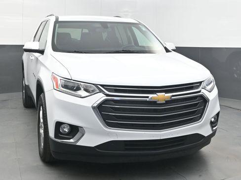 Used 2020 Chevrolet Traverse LT image 3