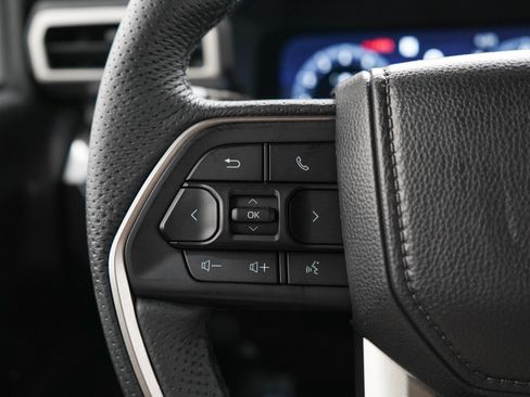 Used 2025 Toyota Tacoma TRD Sport AWD/4WD image 23