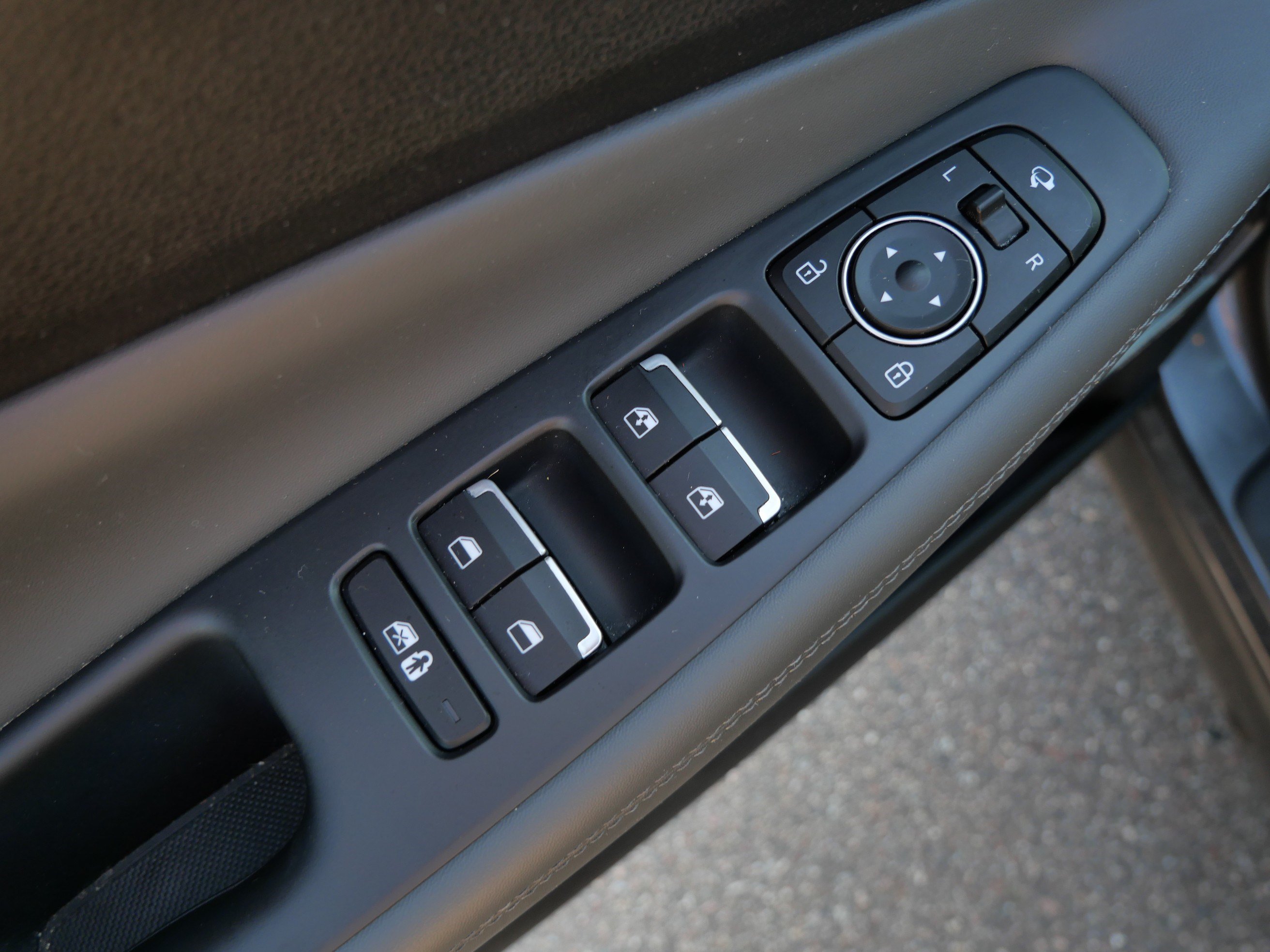Used 2022 Hyundai Santa Fe Limited FWD image 20