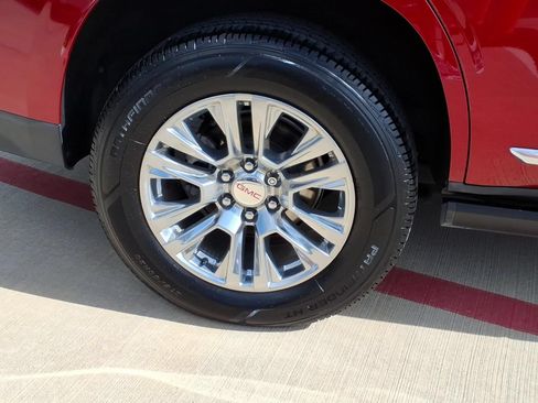 Used 2022 GMC Yukon Denali AWD/4WD image 4