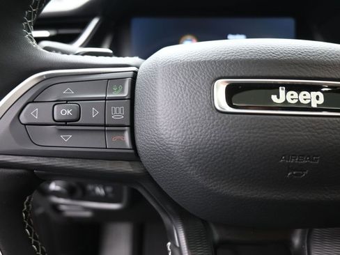 New 2025 Jeep Grand Cherokee Altitude image 28