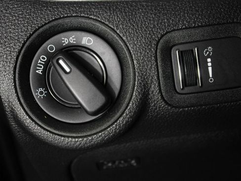 Used 2018 Dodge Journey SE image 20