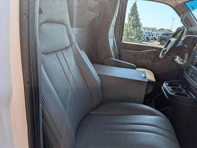 Used 2021 Chevrolet Express 3500 w/ Driver Convenience Package RWD image 12