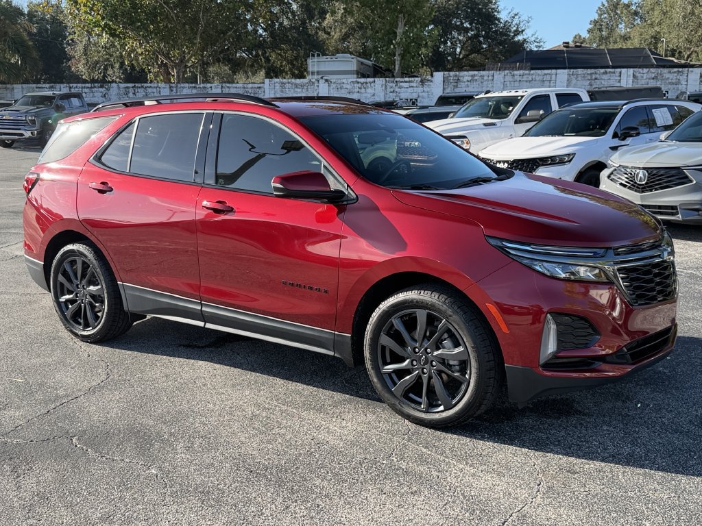 Used 2022 Chevrolet Equinox RS w/ RS Leather Package FWD image 2