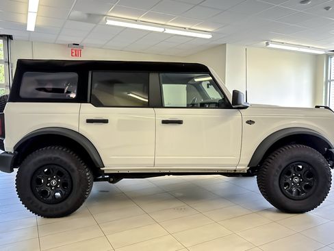 Certified 2023 Ford Bronco Wildtrak AWD/4WD image 3