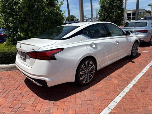 Used 2024 Nissan Altima 2.5 SL FWD image 7