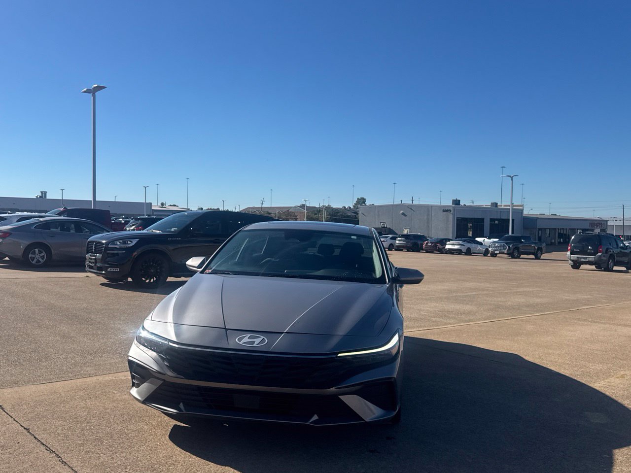 Used 2025 Hyundai Elantra SEL FWD image 8