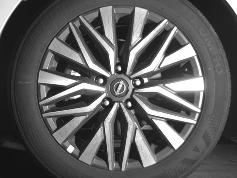 Used 2025 Nissan Altima 2.5 SV FWD image 12