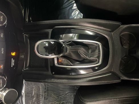 Used 2017 Nissan Rogue SL w/ SL HEV Premium Package image 20