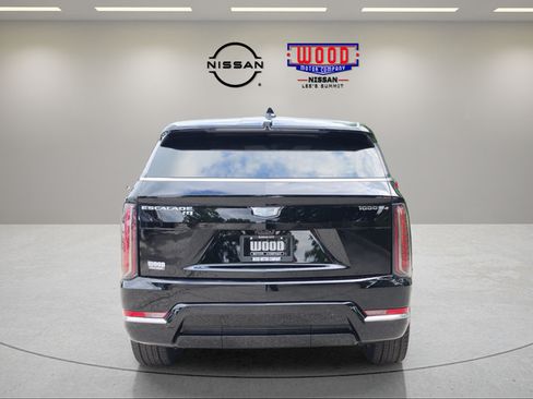 Used 2025 Cadillac Escalade IQ Luxury 2 w/ LPO, Premium Carpet Package AWD/4WD image 3