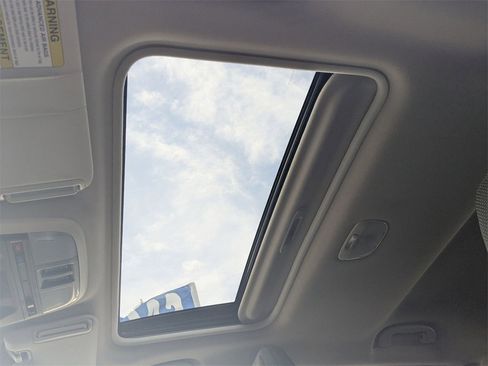 Used 2024 Subaru Crosstrek 2.0i Premium image 20