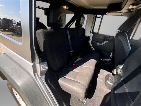 Used 2015 Jeep Wrangler Unlimited Sport w/ Quick Order Package 24S AWD/4WD image 17