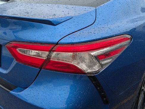 Used 2020 Toyota Camry SE FWD image 5